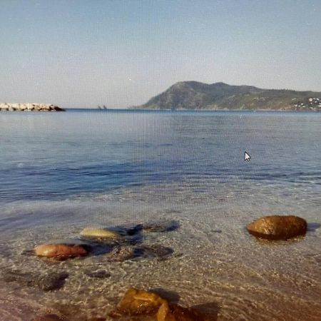 Pin Rollan Beach سانت-ماندرييه-سور-مير المظهر الخارجي الصورة